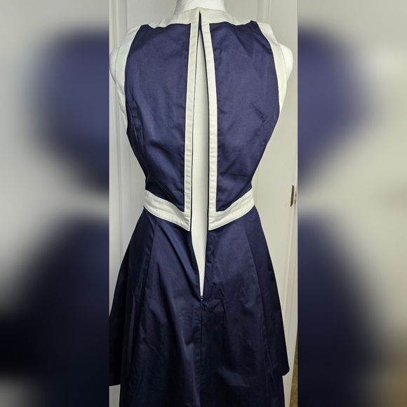 NWOT Banana Republic Nautical A-Line Sleeveless Dress Navy & White sz 0 - Picture 4 of 7